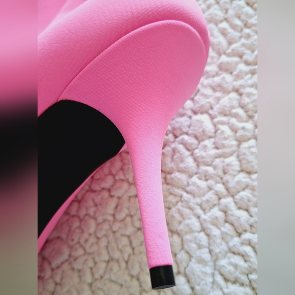 NWOB BALENCIAGA Pointed Toe Sock Knife Booties Neon Pink Eu 41 US 11 Org $1,490 - Picture 15 of 16